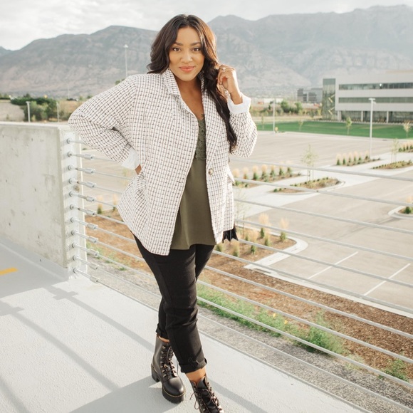 Blazer - Picture 2 of 3